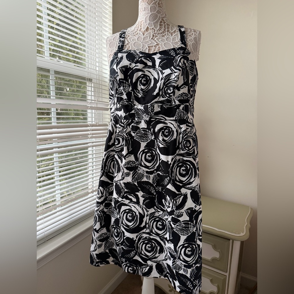 EUC Lane Bryant Black White Floral Rose Dress Plus Size 14 Pinup Sweetheart